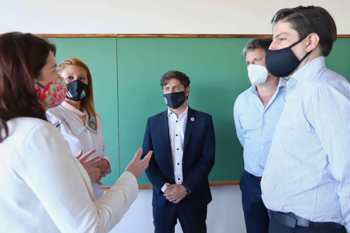 El gobernador denunció, además, "cinismo" desde los municipios que tienen mejores condiciones, por "reclamar la vuelta a la presencialidad cuando todo el mundo sabe que es muy riesgoso"