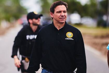 El gobernador DeSantis impuso a sus aliados en el control del distrito que toma decisiones al respecto de Walt Disney World