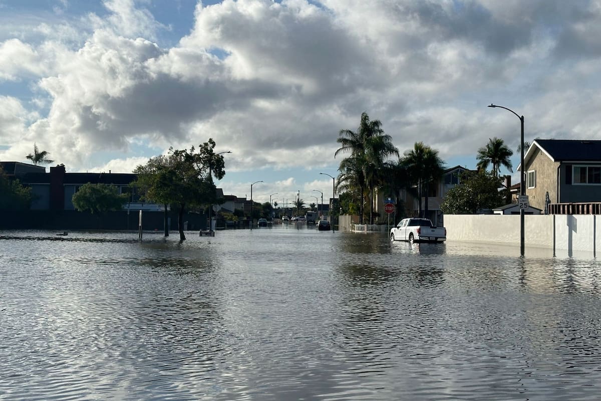 El gobernador Gavin Newsom desplegó recursos especializados de respuesta a emergencias en los condados de Riverside, San Bernardino, Ventura y Los Ángeles