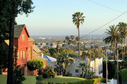 El gobernador Gavin Newsom firmó con carácter de urgencia la ley Assembly Bill 238 que beneficia a dueños de casas afectadas por los incendios