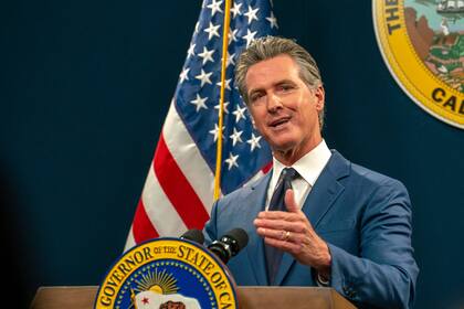 El gobernador Gavin Newsom firmó la ley que entró en vigencia este miércoles 16 de octubre (AP Foto/Rich Pedroncelli, Archivo)