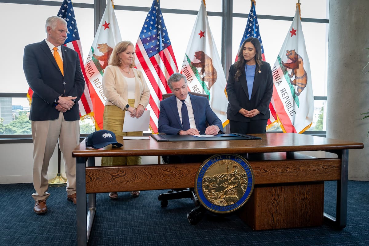 El gobernador Gavin Newsom promulgó la ley AB 1683