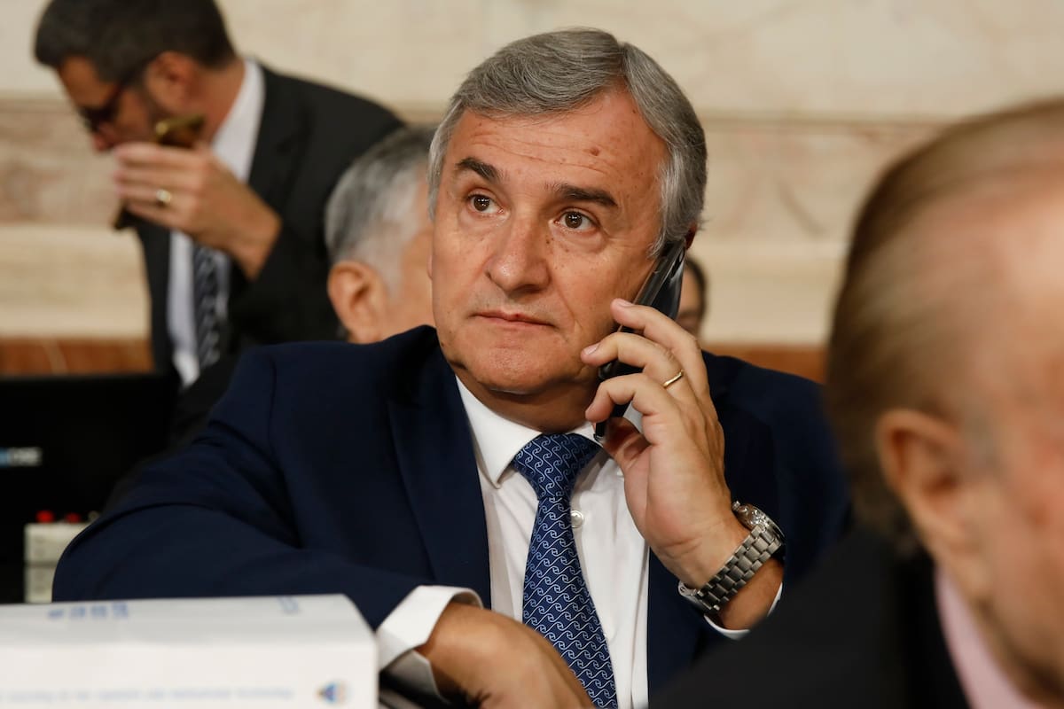 El gobernador Gerardo Morales está negociando con Sinopharm la compra de un millón de vacunas