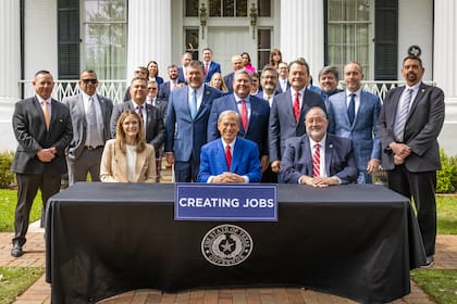 El gobernador Greg Abbott anuncia la creación del Texas Jobs Council para fortalecer la fuerza laboral y los oficios de alta demanda