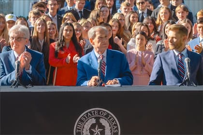 El gobernador Greg Abbott anunció la expansión de los beneficios de reemplazo de SNAP para dos condados de Texas