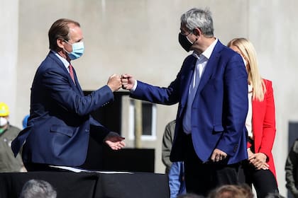 El gobernador Gustavo Bordet y el ministro de Hábitat y Desarrollo Territorial, Jorge Ferraresi