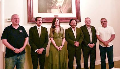 El gobernador Gustavo Sáenz recibió ayer en la residencia oficial de Finca las Costas a la vicepresidenta Victoria Villarruel y a sus pares de Misiones, Hugo Passalacqua; de Tucumán, Osvaldo Jaldo; de Catamarca, Raúl Jalil, y de Jujuy, Carlos Sadir.