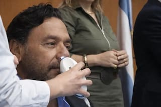 El gobernador de Salta se hizo una rinoscopia en vivo