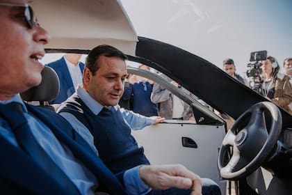 El gobernador Herrera Ahuad en el CR-2. Misiones tiene 88 escuelas técnicas y 23% de todos sus alumnos secundarios en esa modalidad, planea llegar a 35% un porcentaje que ostentan países como Alemania o Italia.