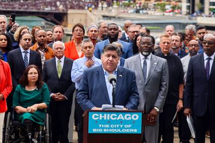 El gobernador J.B. Pritzker aseguró que el despliegue de tropas es injustificado e ilegal