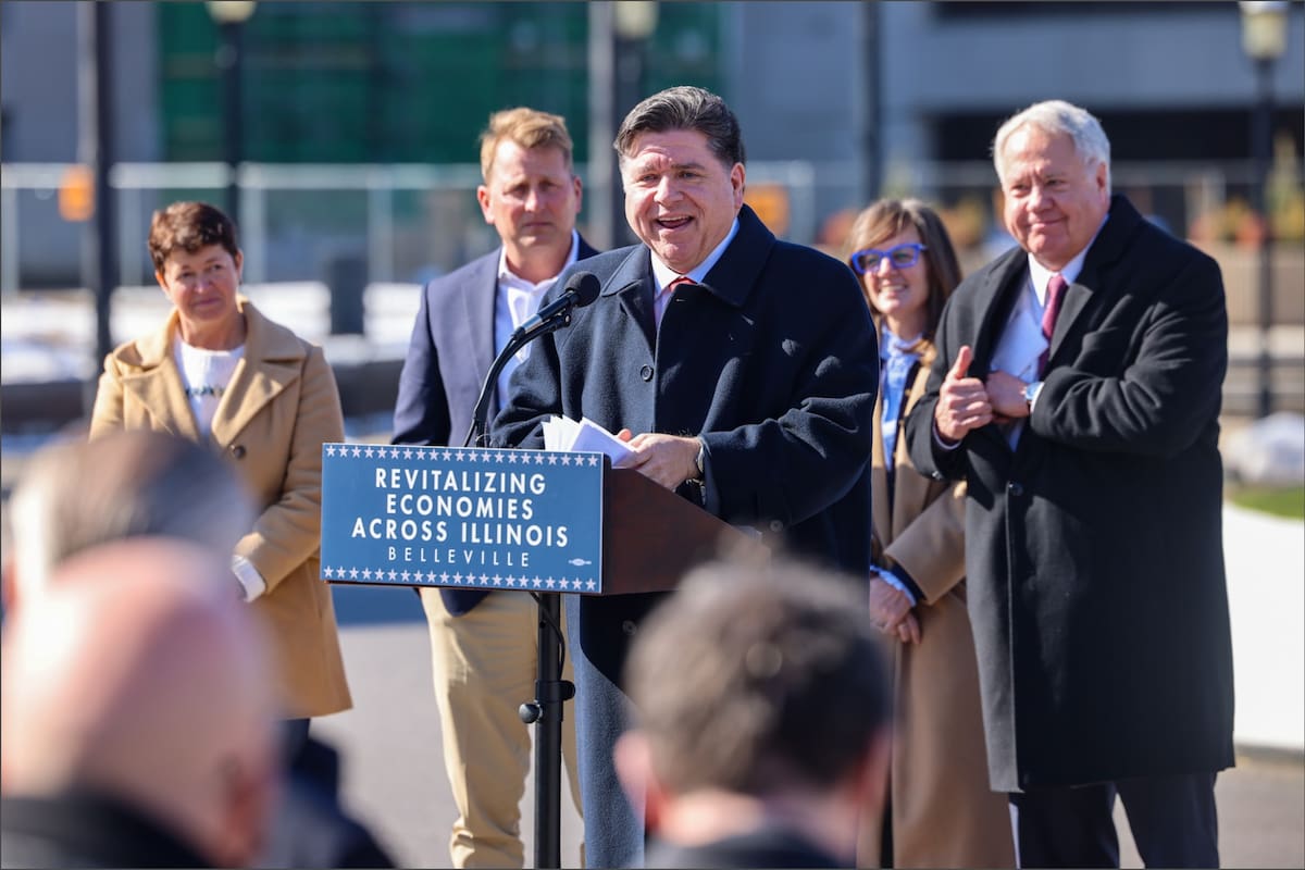 É oficial: JB Pritzker comemorou todas as leis aprovadas em Illinois esta semana