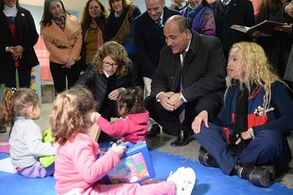 El gobernador Juan Manzur participó de la inauguración de la primera sala maternal