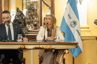 Lanza un plan de desendeudamiento por más de $130.000 millones para familias y empresas