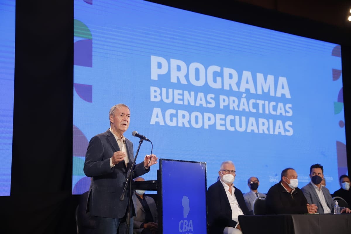 El gobernador Juan Schiaretti habló ante productores de Córdoba en una entrega de fondos