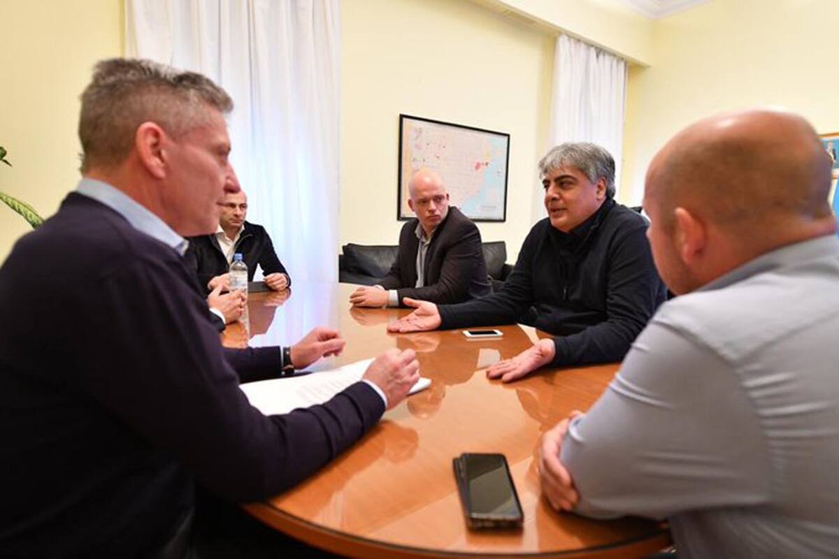 El gobernador junto al gremio de trabajadores estatales