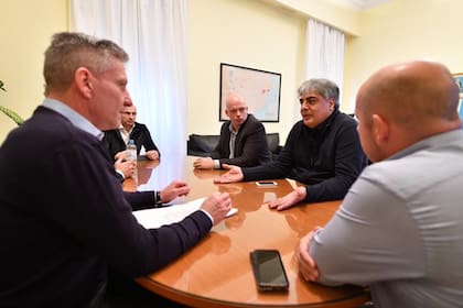 El gobernador junto al gremio de trabajadores estatales