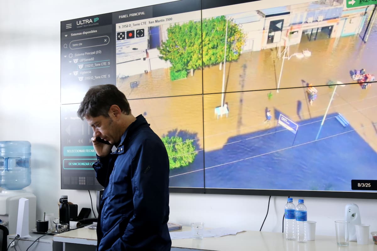 El gobernador Kicillof, en Bahía Blanca.