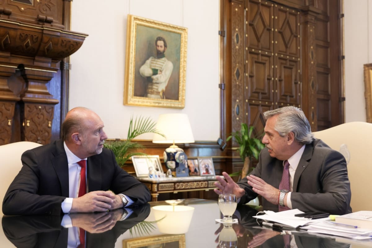 El gobernador Perotti junto al presidente Fernández hoy en la Casa Rosada
