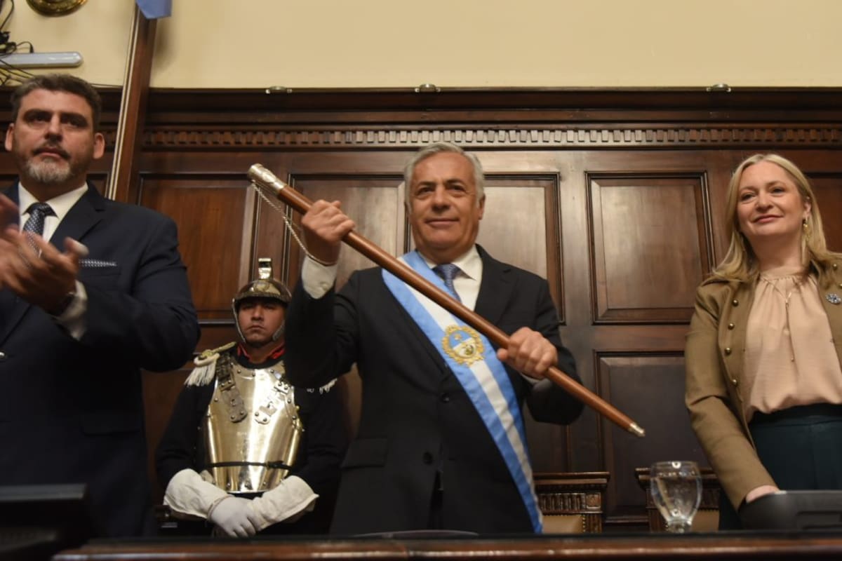El gobernador radical Alfredo Cornejo en la Asamblea Legislativa del 1 de Mayo.