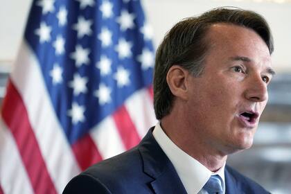El gobernador republicano de Virginia, Glenn Youngkin