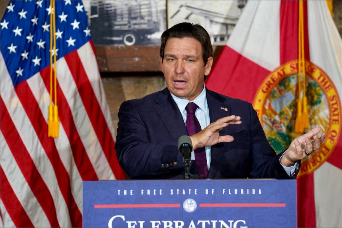 El gobernador Ron DeSantis asegura que los republicanos enfrentan un entorno nacional complicado, pese a liderar el rediseño de mapas para favorecer al partido