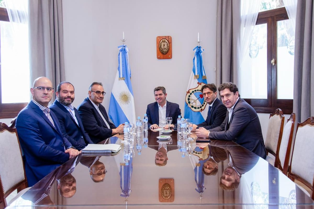 El gobernador sanjuanino Marcelo Orrego recibió a los ejecutivos de la minera
