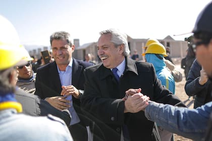 El gobernador sanjuanino, Sergio Uñac, junto al presidente Alberto Fernández, un año atrás