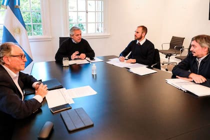 El Gobierno analiza un impuesto a "las grandes fortunas" para hacer frente a las dificultades económicas dadas por el coronavirus