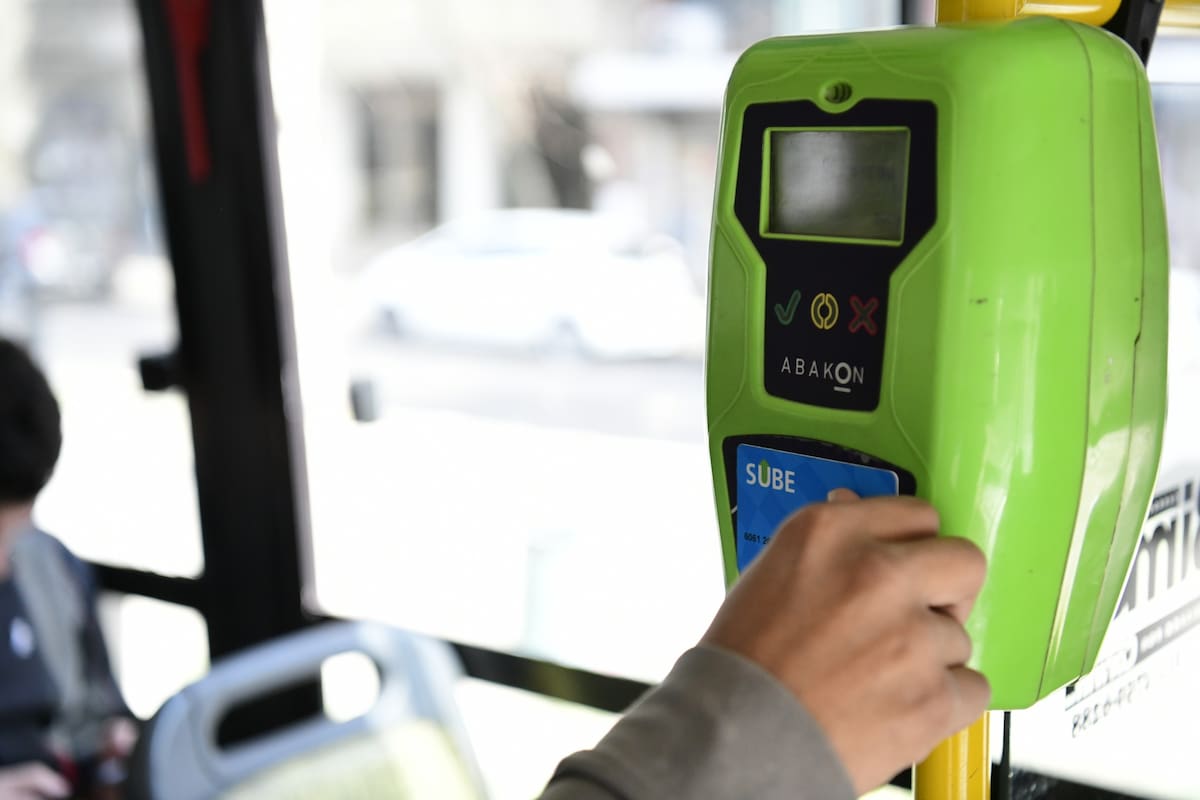 El Gobierno bonaerense amplió el alcance del boleto estudiantil a los terciarios