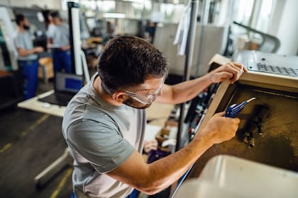 El Gobierno busca que se apruebe la ley laboral, pero postergará la puesta en marcha de varias de sus disposiciones
