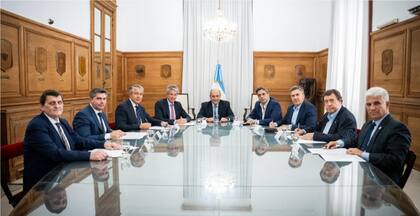 El Gobierno celebró ayer acuerdos de intercambio de información fiscal con las provincias de Chaco, Jujuy, Misiones, Neuquén, Río Negro, Salta, San Juan y San Luis,