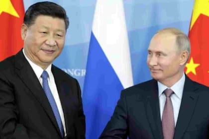 El gobierno chino considera que no puede percibirse que apoye la guerra en Europa, pero también quiere fortalecer los lazos militares y estratégicos con Moscú.