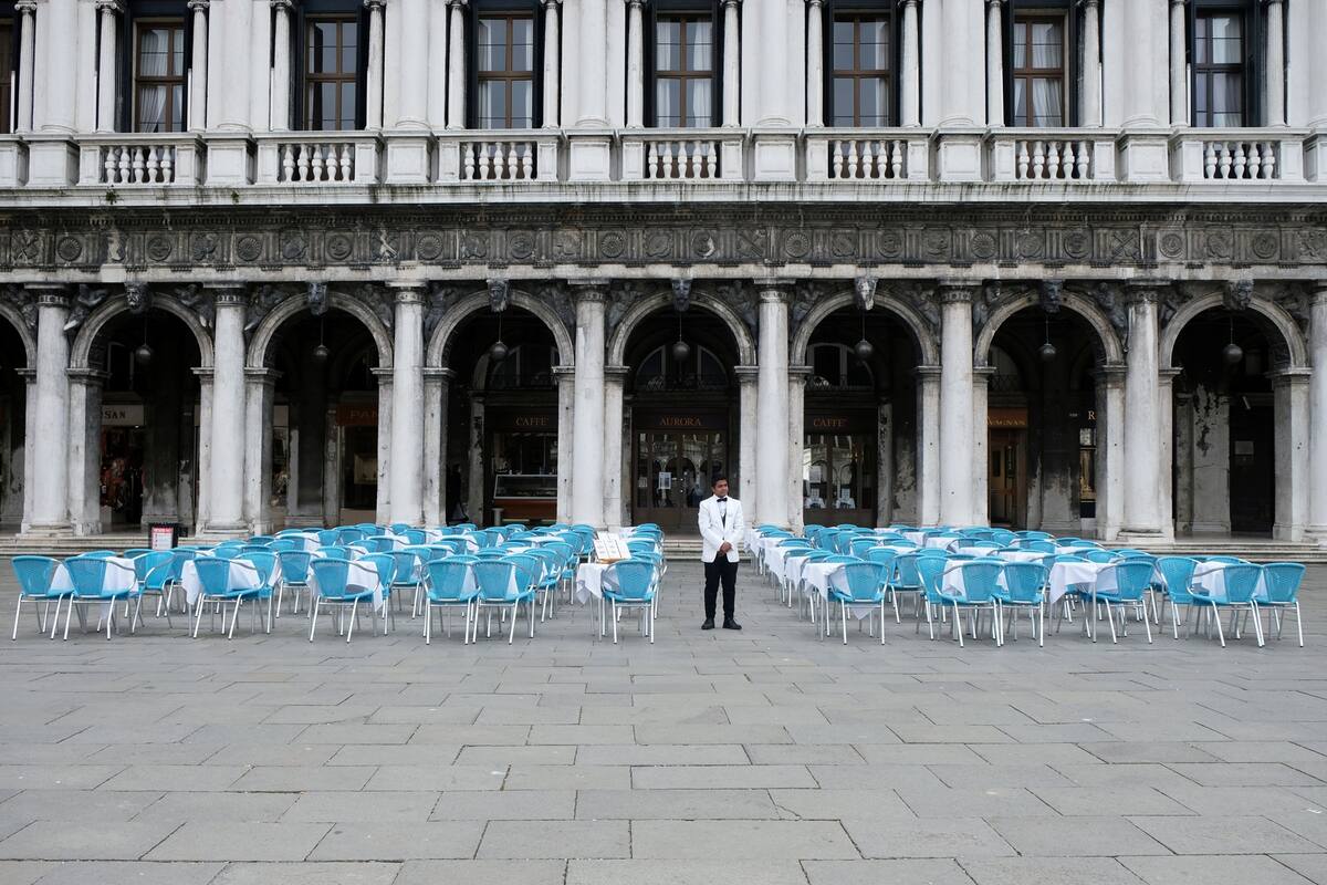 El gobierno creó un fondo de 7500 millones de euros para contener la crisis; el Vaticano suspendería la próxima audiencia general