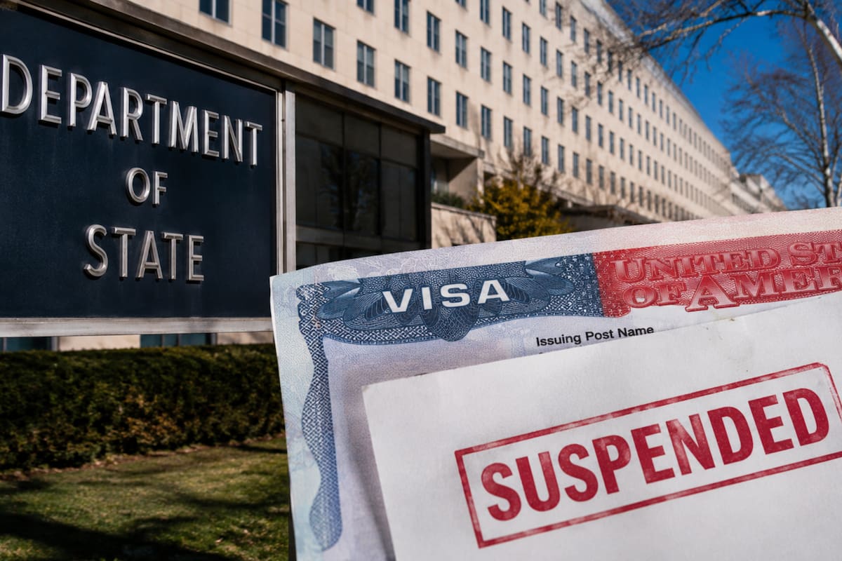 El gobierno de Donald Trump ordenó una suspensión temporal de las solicitudes de visas de inmigrante