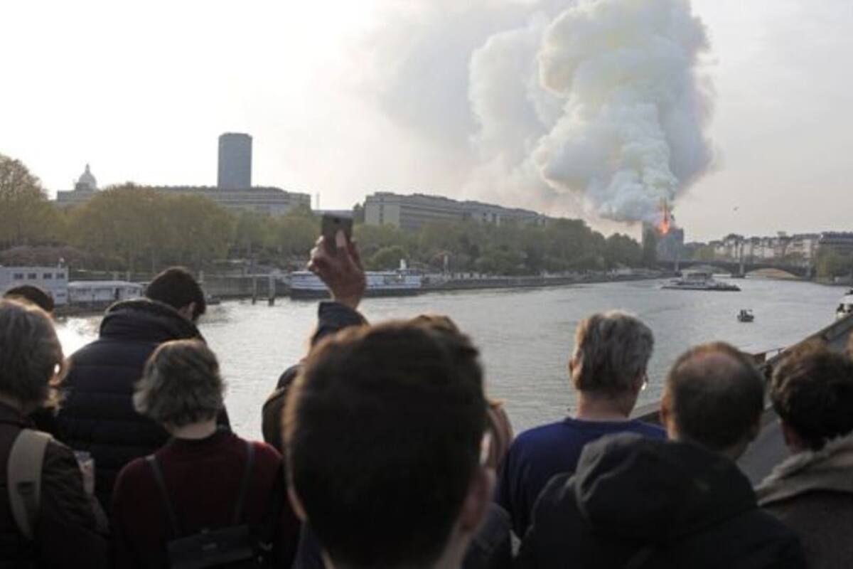 El gobierno de Francia pidió el apoyo "de todos" para reconstruir la catedral de Notre Dame