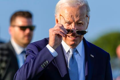 El gobierno de Joe Biden decidió cerrar el centro de detención de inmigrantes indocumentados más grande del país (AP Foto/Luca Bruno)