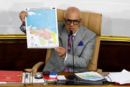 El gobierno de Nicolás Maduro presentó un nuevo mapa de Venezuela que incluye el Esequibo