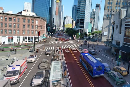 El gobierno de Nueva York inició una reforma integral en la avenida Flatbush para optimizar el servicio de buses