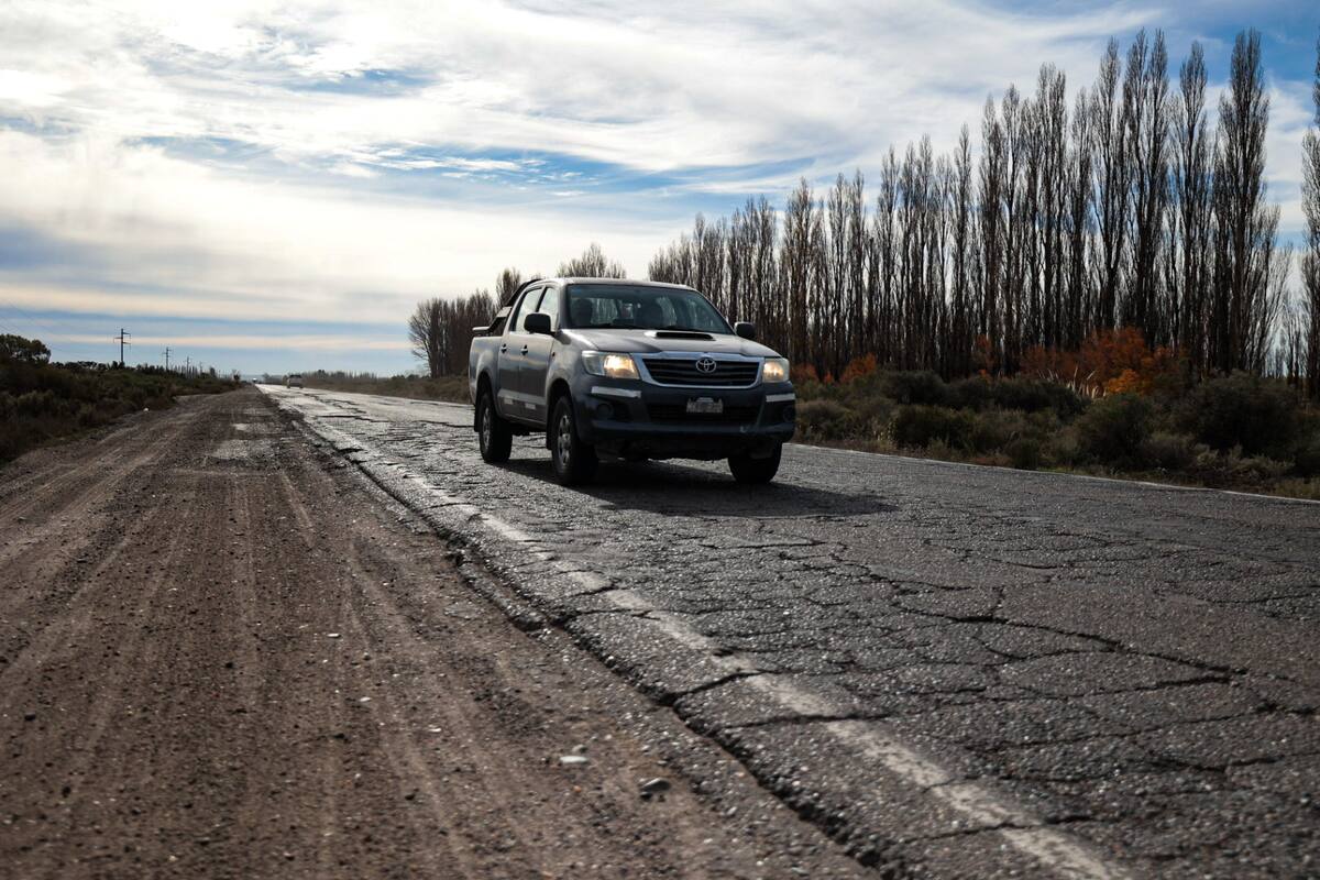 El gobierno de Río Negro criticó la inacción del Estado Nacional en el mantenimiento de la ruta 151.