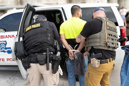 El gobierno de Trump declaró emergencia nacional para reforzar la frontera, lo que permite el uso de fondos militares para construir barreras físicas