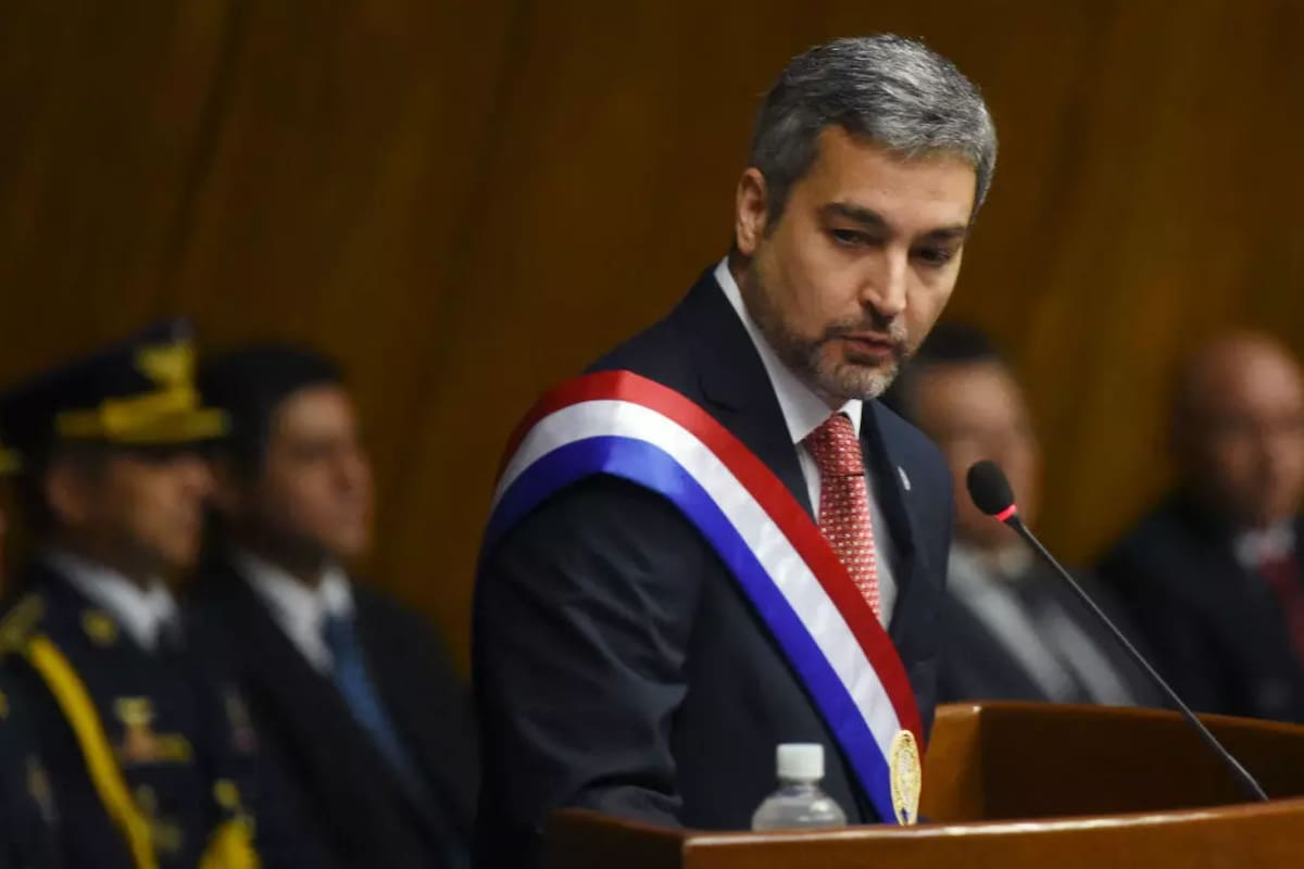 El gobierno del presidente Mario Abdo Benítez está bajo una intensa presión política y social por la gestión de la pandemia y las deficiencias del sistema sanitario público paraguayo