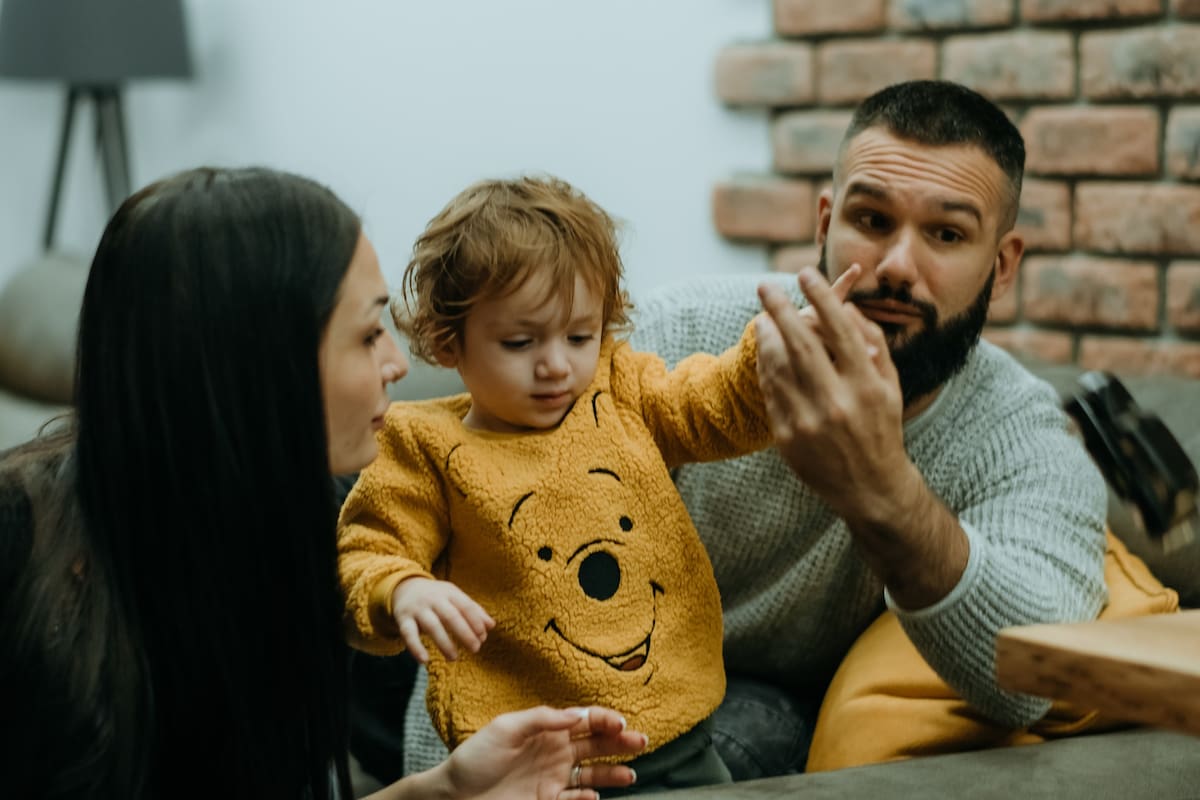 El gobierno entrega el beneficio a los padres o tutores de menores de 17 años