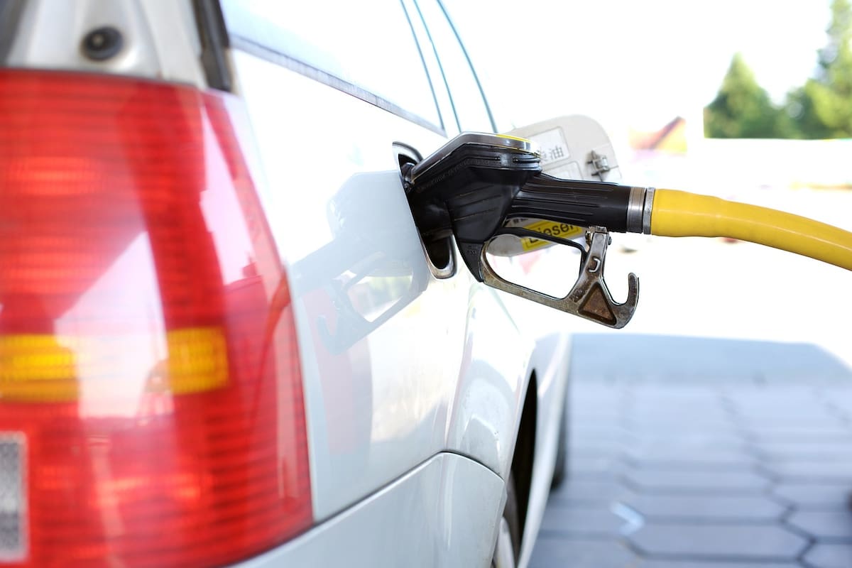 El Gobierno estableció aumentos en el impuesto al combustible para noviembre
