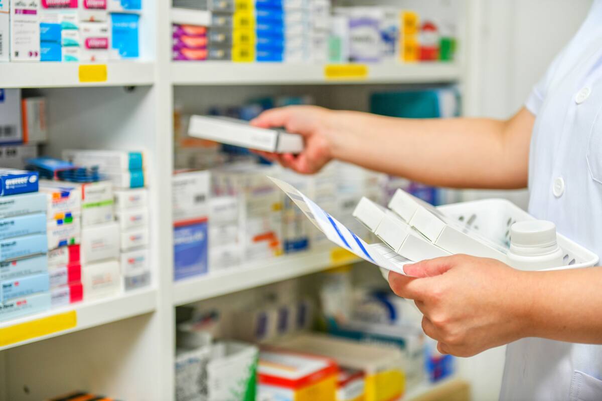 El Gobierno estableció una nueva exigencia a las farmacias para que exhiban los precios de medicamentos