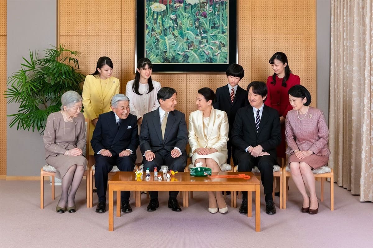El gobierno japonés podría modificar una normativa parlamentaria para impedir que las mujeres asciendan al trono
