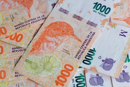 El Gobierno mandó a imprimir una partida de billetes de 1000 pesos en España