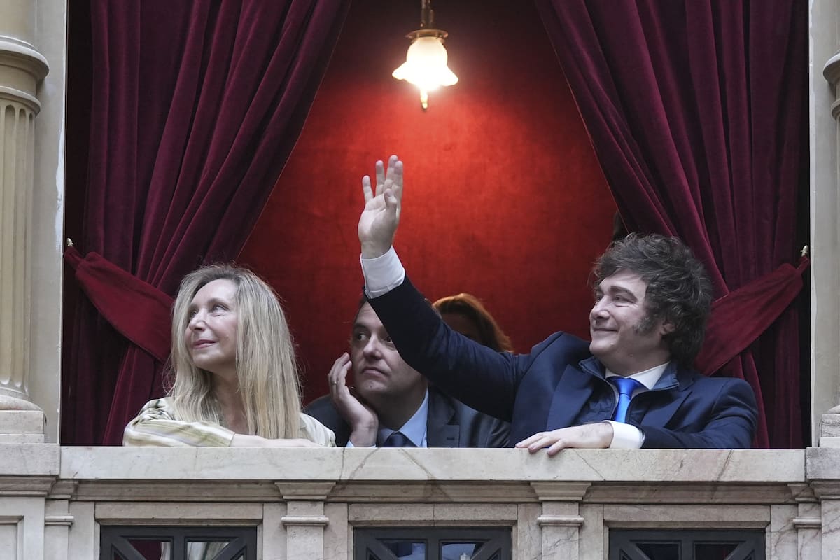 El Gobierno oficialista impulsa una reforma labora: banco de horas, fondo de cese, indemnizaciones y cambios en vacaciones