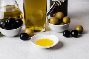 El Gobierno prohibió la elaboración y comercialización de una marca de aceite de oliva y otra de harina