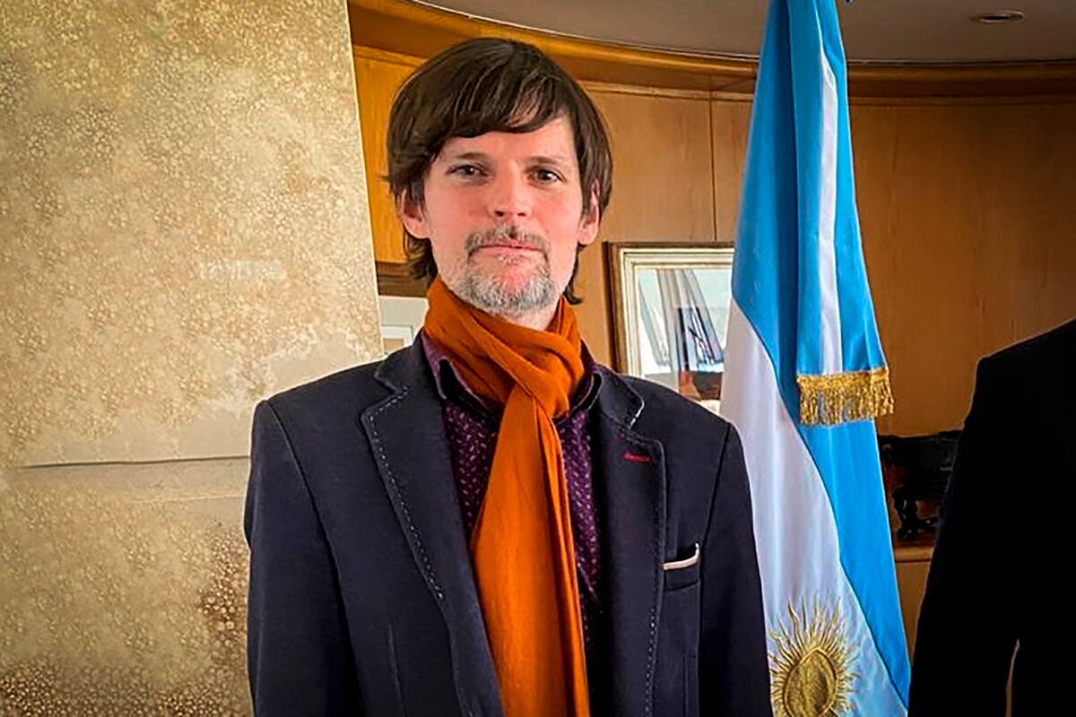 El Gobierno saca al embajador en China y deja como virtual encargado a Sabino Vaca Narvaja