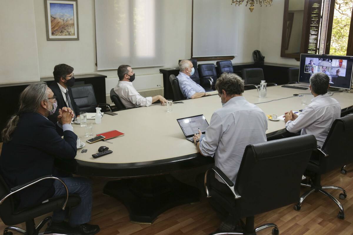 El Gobierno y la Mesa Intersectorial de Maíz trabaja para llegar a un entendimiento para abastecer de maíz a la cadena industria l